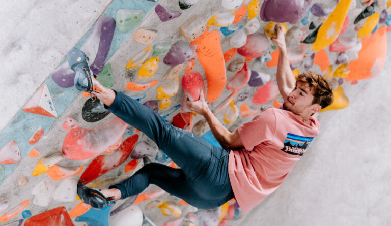 What to Wear Rock Wall Climbing: Essential Gear and Clothing for Safe and Stylish Ascension