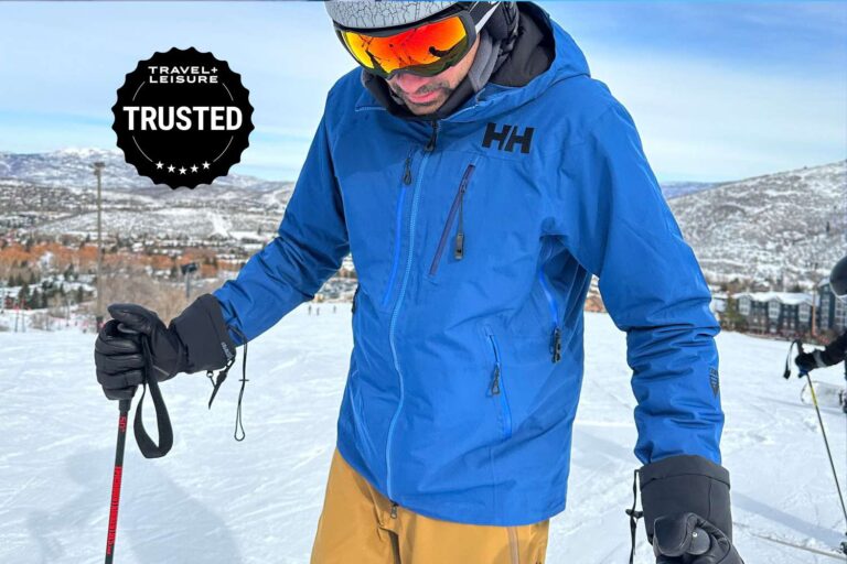 What to Wear Skiing in Colorado in January: Expert Tips for Your Ultimate Mountain Adventure